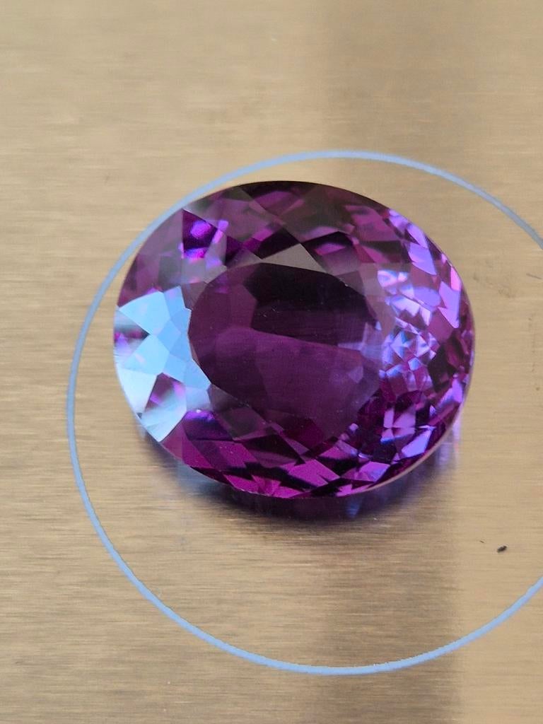 28.43ct Alexandriandrite edelsteen, Sieraden, Tassen en Uiterlijk, Edelstenen, Ophalen of Verzenden