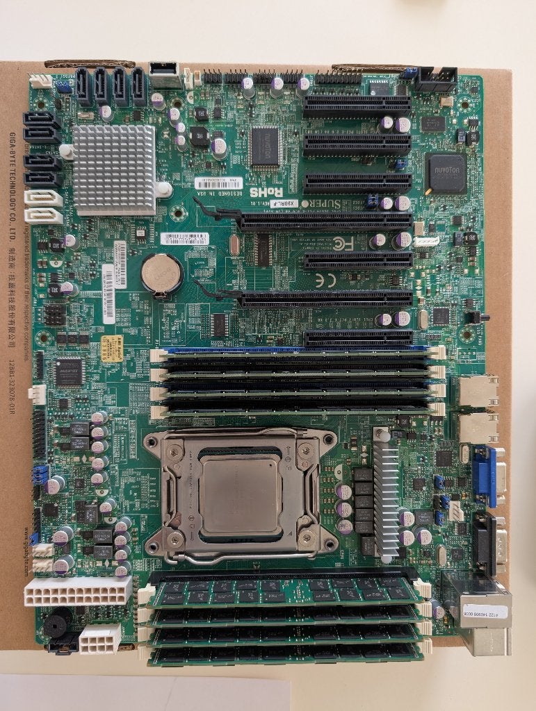 Supermicro X9SRL-F met E5-2650L en 128GB DDR3, Gebruikt, DDR3, Ophalen of Verzenden, ATX