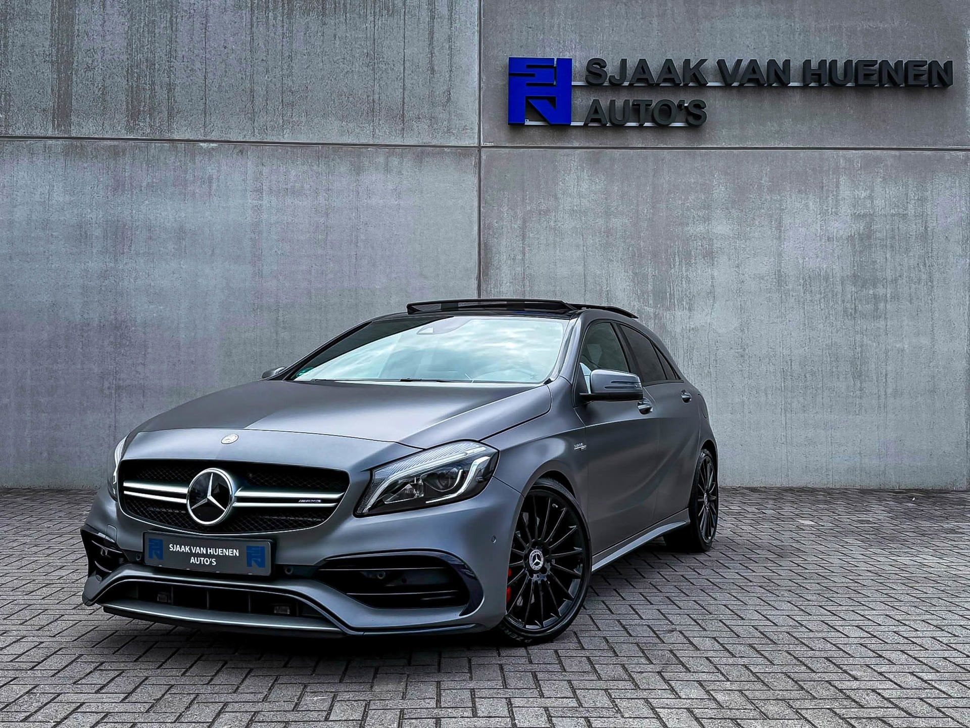 Mercedes-Benz A-klasse 45 AMG 4-Matic 381pk! 2é Eig|Designo, Auto's, Automaat, Dealer onderhouden, 4 cilinders, Bedrijf