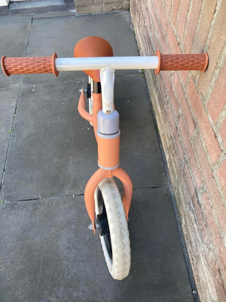 Loopfiets roze/oranje met bruin zadel, Ophalen of Verzenden, Gebruikt, Loopfiets