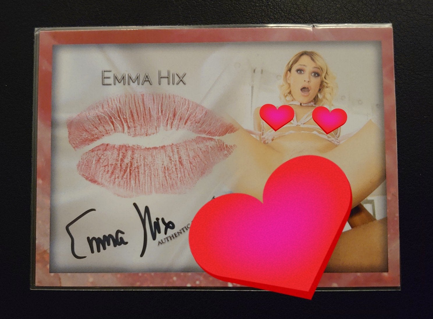 Emma Hix Kiss & Autograph card, Verzenden
