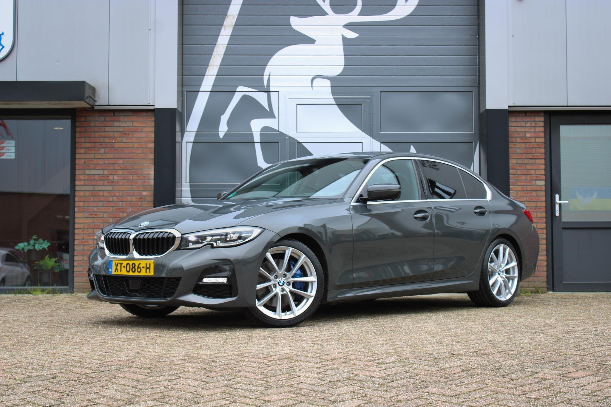 BMW 3-serie 330i High Executive Edition M-sport / Dravit Gra, Automaat, 1998 cc, Achterwielaandrijving, Gebruikt