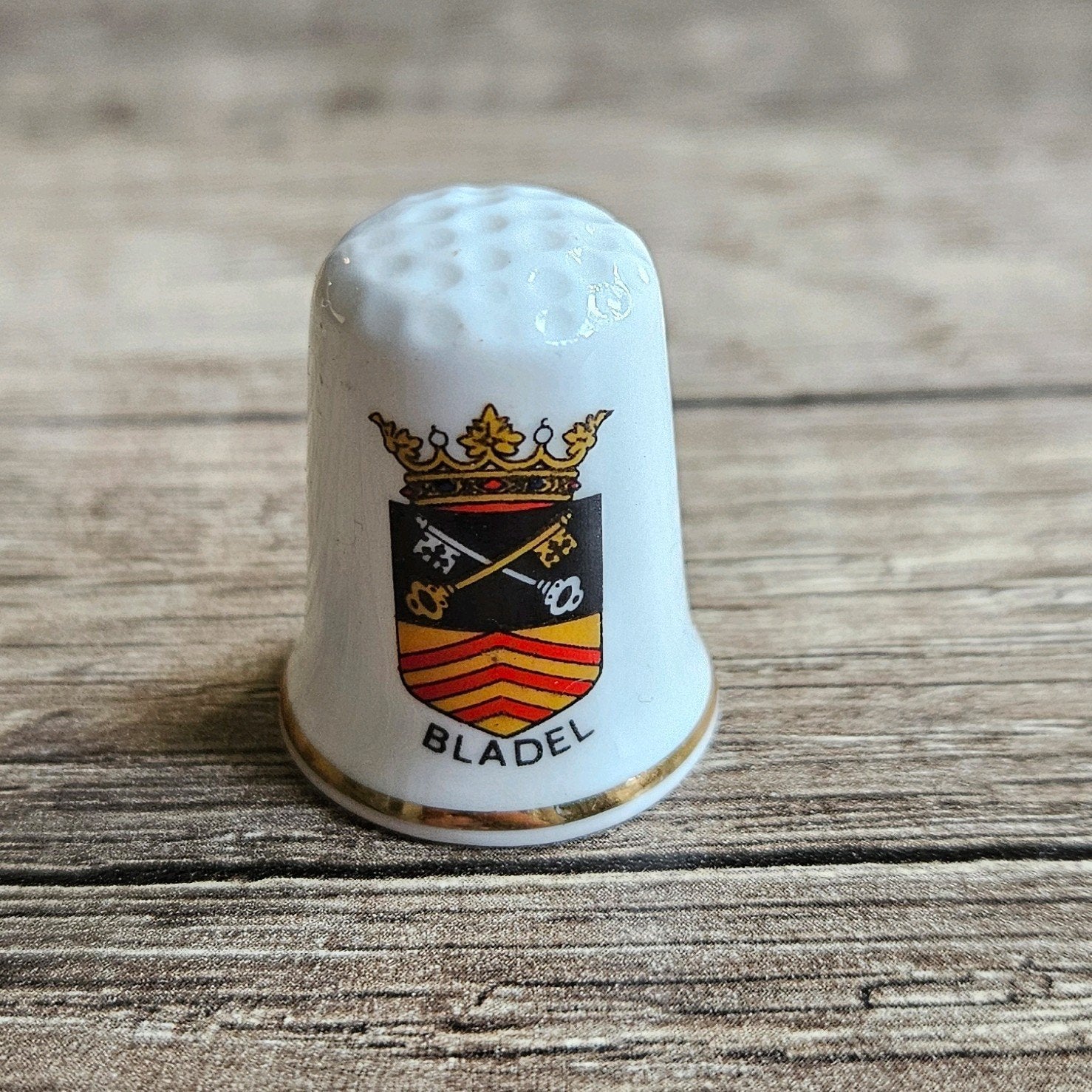 vingerhoedjes verzamelen  - Bladel  - vingerhoed, Ophalen of Verzenden, Zo goed als nieuw, Porselein, Nederland