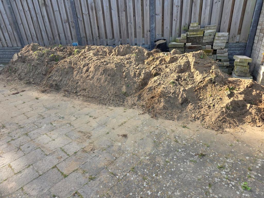 Gratis aarde ophalen, kan met aanhanger, Ophalen, Tuinaarde