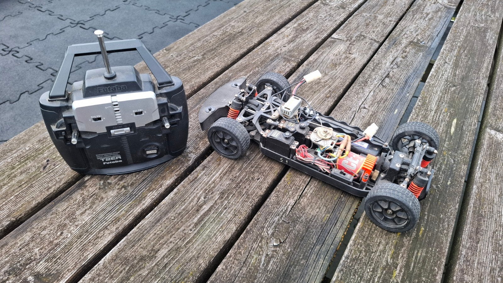 RC Auto met Futaba Attack zender, Benzine, Gebruikt, Ophalen of Verzenden, Auto onroad