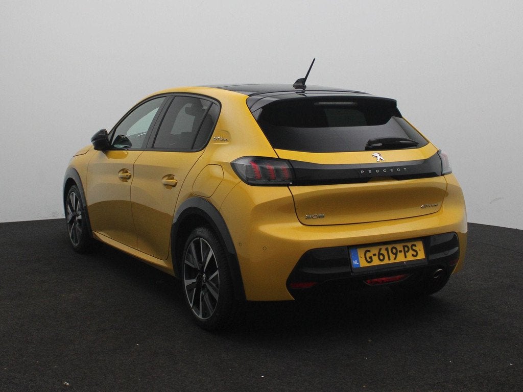 Peugeot 208 1.2 PureTech GT-Line | Apple Carplay/Android Aut, Auto's, Peugeot, 12 maanden, Gebruikt, Euro 6, Leder en Stof