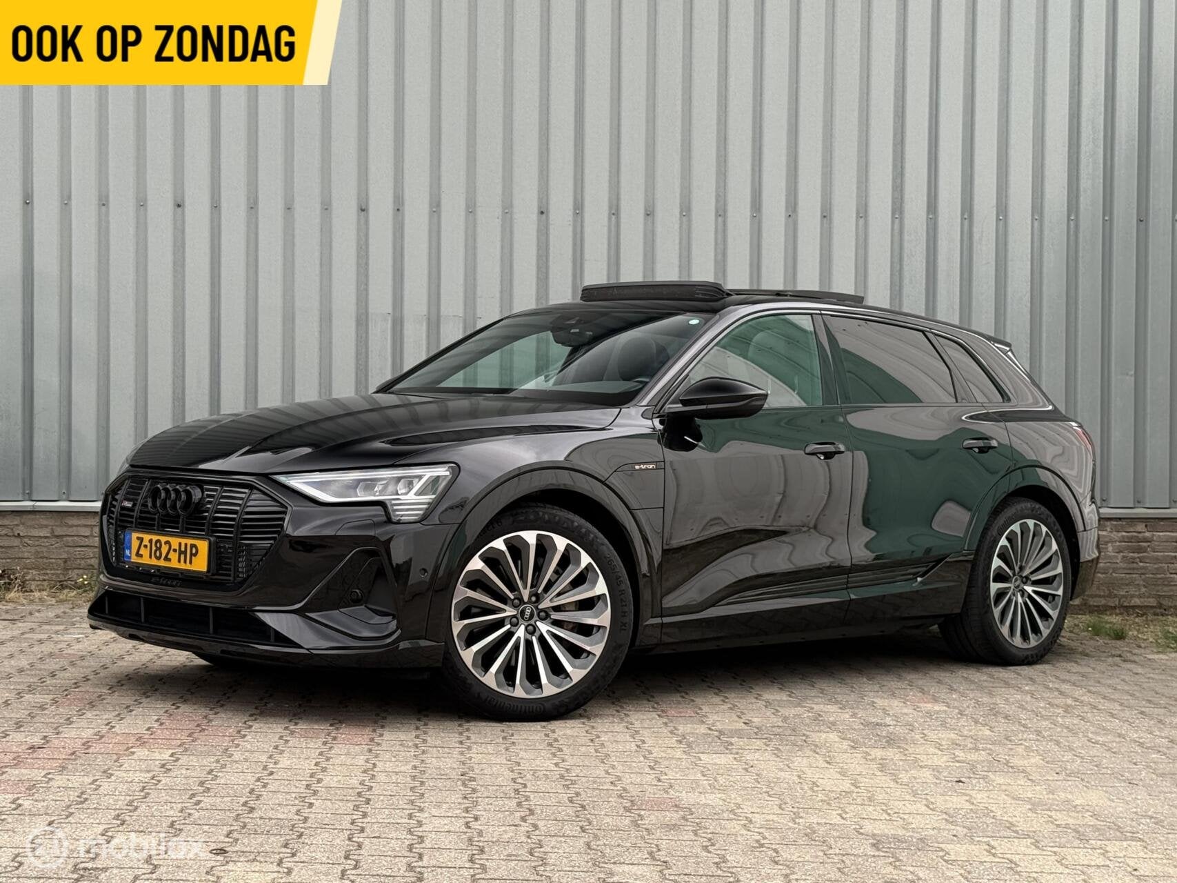 Audi e-tron 55 quattro S-Line 95 kWh |B&O|Schuifdak|Carplay, Automaat, 131 €/maand, 1800 kg, Zwart