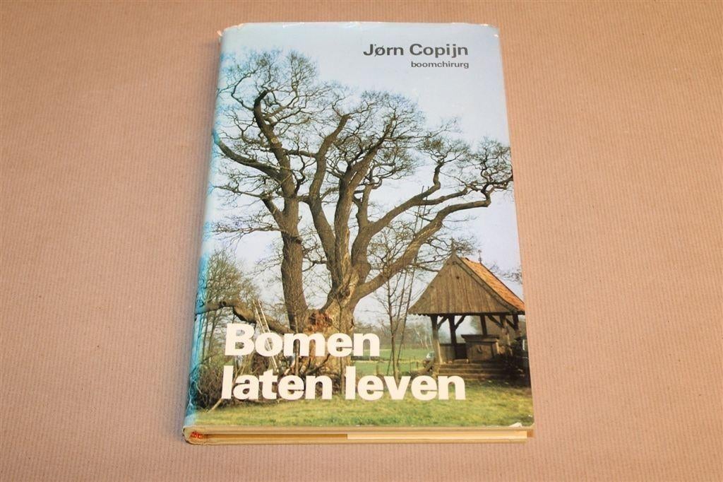 Bomen Laten Leven — Functie Geschiedenis & Verzorging, Boeken, Natuur, Ophalen of Verzenden, Gelezen, Bloemen, Planten en Bomen