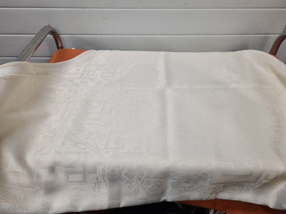 tafelkleed geel bedrukt patroon ovaal, Huis en Inrichting, Tafelkleden, Ophalen of Verzenden, 'T Olde Gre-j, Info@toldegrej.nl