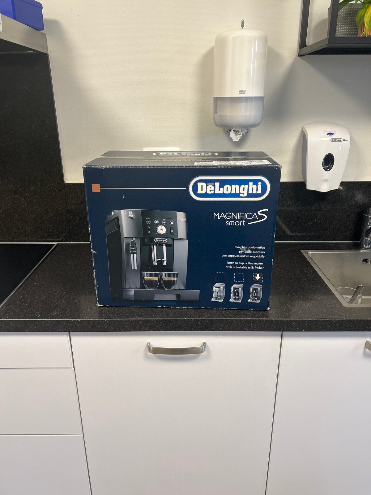 De'Longhi Magnifica S Smart volautomatische espressomachine, Witgoed en Apparatuur, Stoompijpje, Espresso apparaat, Zo goed als nieuw