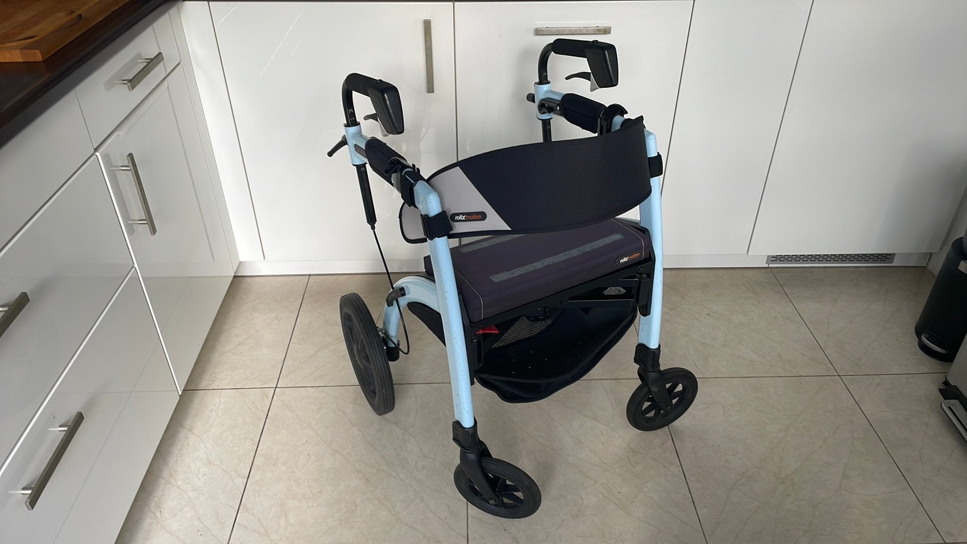 Rollz motion   Rollator met rugleuning, Ophalen of Verzenden, Opvouwbaar, Zo goed als nieuw