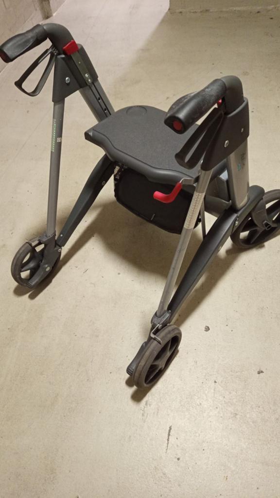 Bijna nieuwe rollator, Diversen, Rollators, Ophalen, Zo goed als nieuw