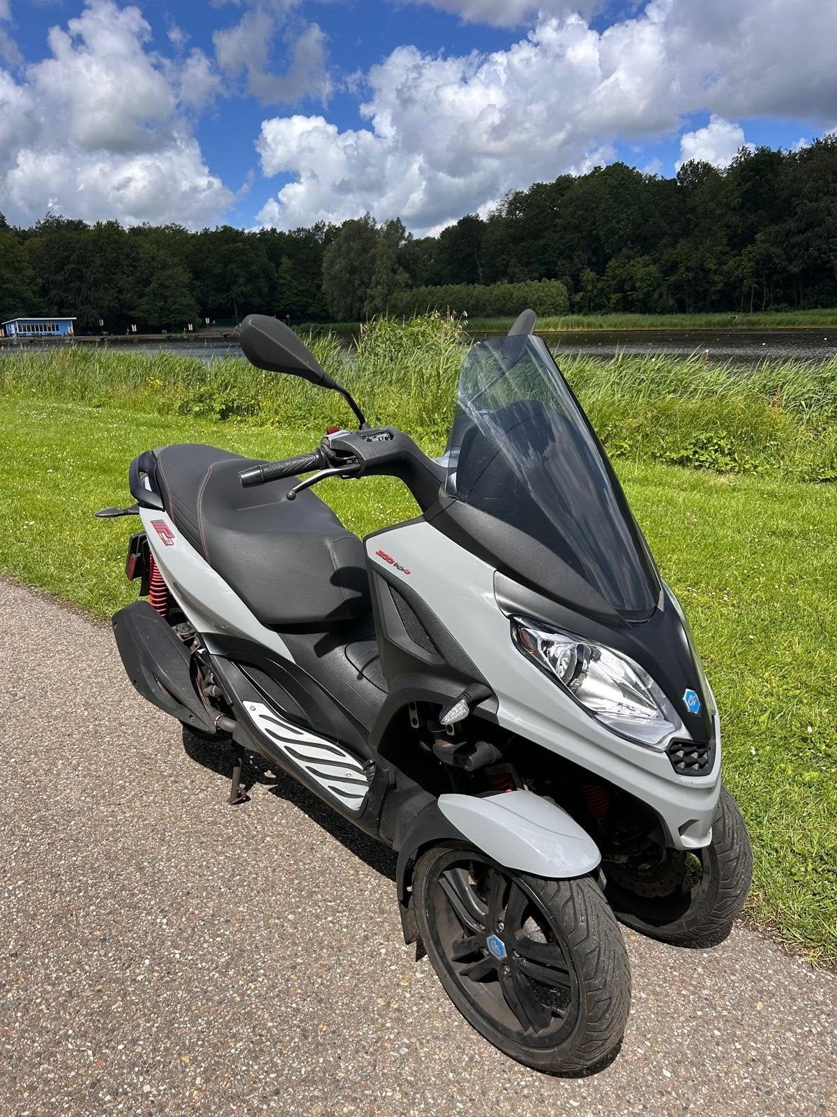 Piaggio MP3 300 Sport 2020 met gratis helms en slot, Ophalen of Verzenden