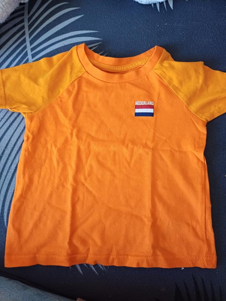 Oranje shirtje maat 86 met Nederland vlaggetje, Kinderen en Baby's, Babykleding | Maat 86, Jongetje of Meisje, Nieuw, Ophalen of Verzenden