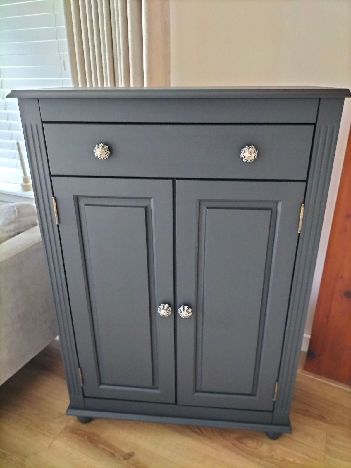Massief houten kast | Mat antraciet | Landelijke stijl, Huis en Inrichting, Kasten | Kledingkasten, Ophalen, 100 tot 150 cm, 50 tot 100 cm
