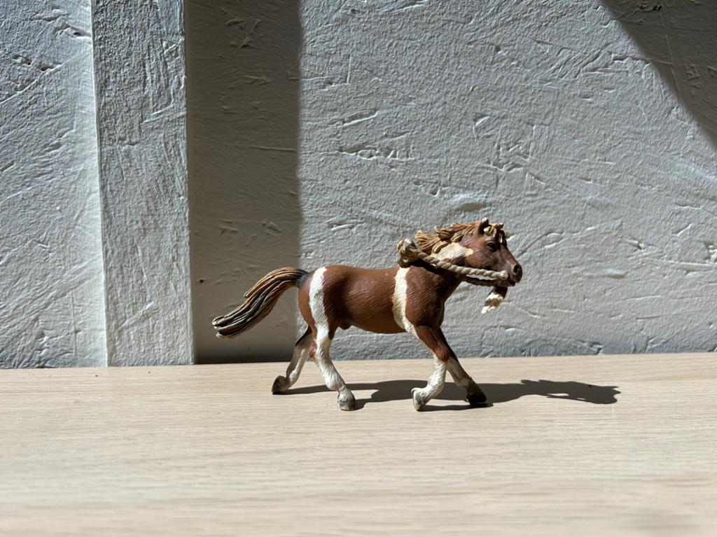 Schleich indianen pony, Ophalen of Verzenden, Zo goed als nieuw, Paard, Beeldje of Figuurtje