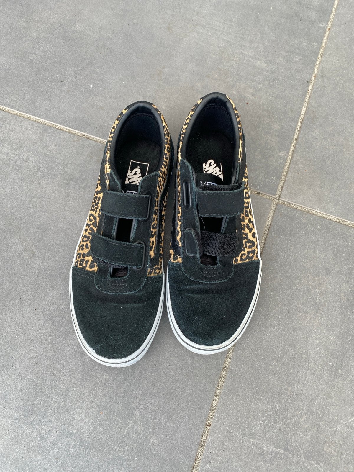 Vans Old Skool V Luipaardprint Sneakers - Maat 36, Kleding | Dames, Ophalen of Verzenden, Zo goed als nieuw, Zwart, Sneakers of Gympen
