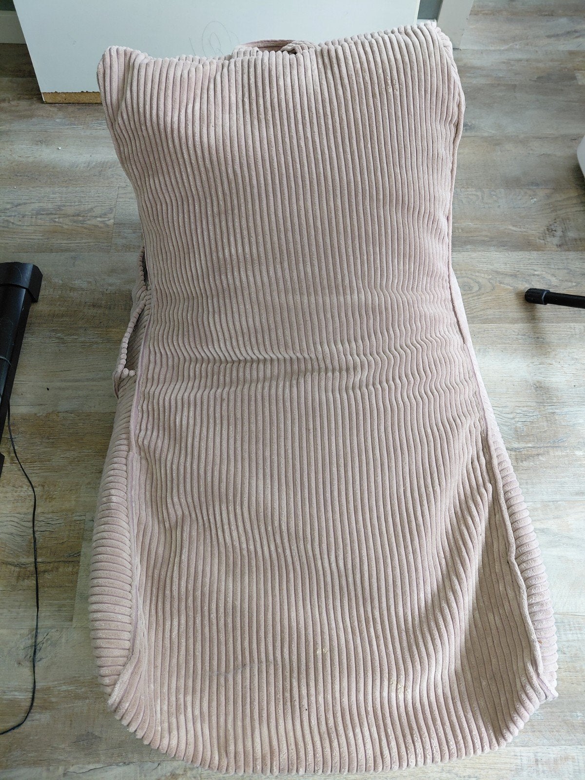 Comfortabele zitpoef van ribstof, Ophalen, Gebruikt, 50 tot 75 cm, Modern, Casual