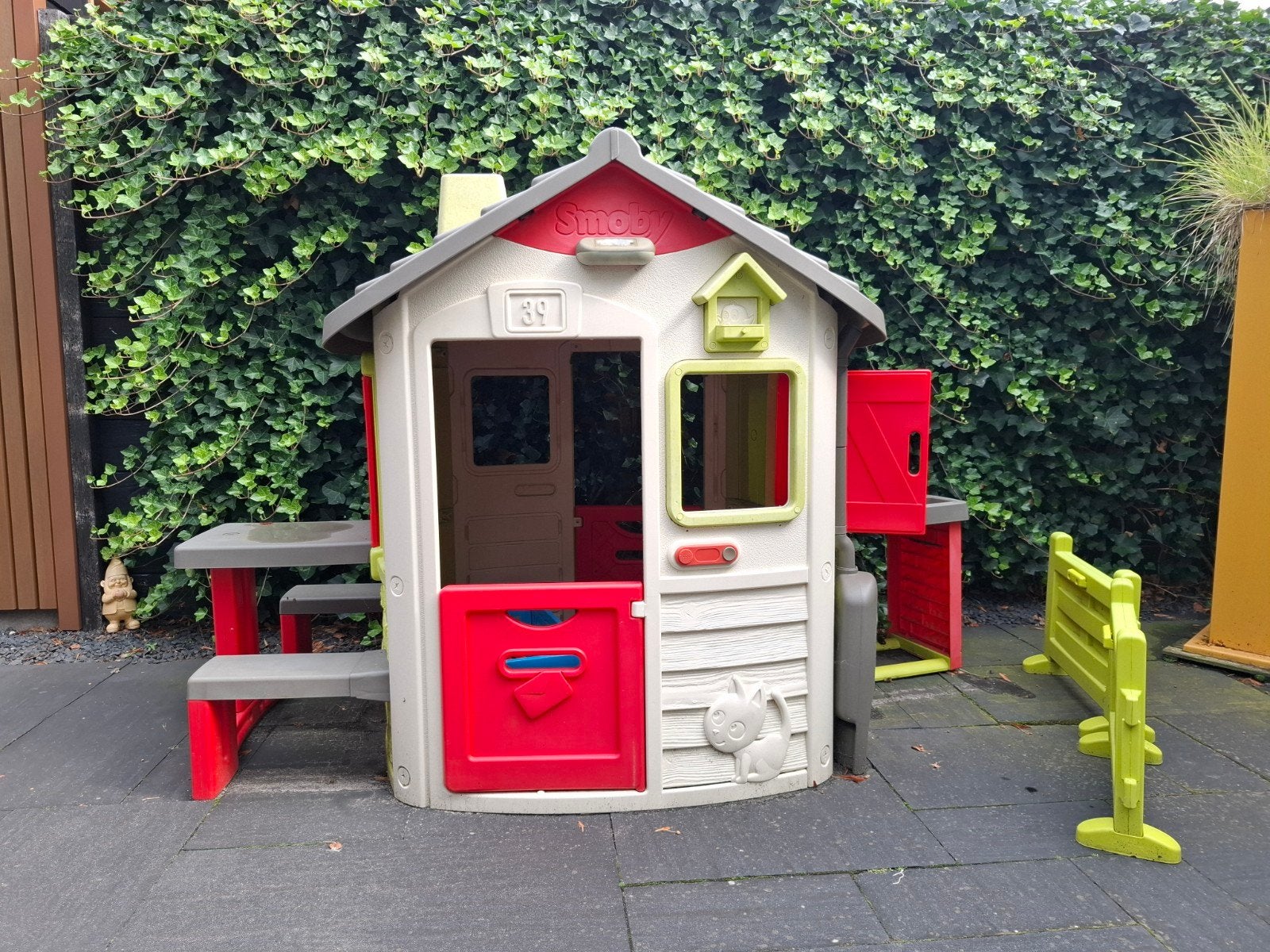 Smoby speelhuis met keukentje en bankjes, Ophalen, Gebruikt, Kunststof