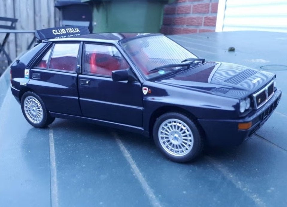 Kyosho Lancia Delta HF Integrale Club Italia 1:18 MOOI Model, Verzenden, Zo goed als nieuw, Auto, Kyosho