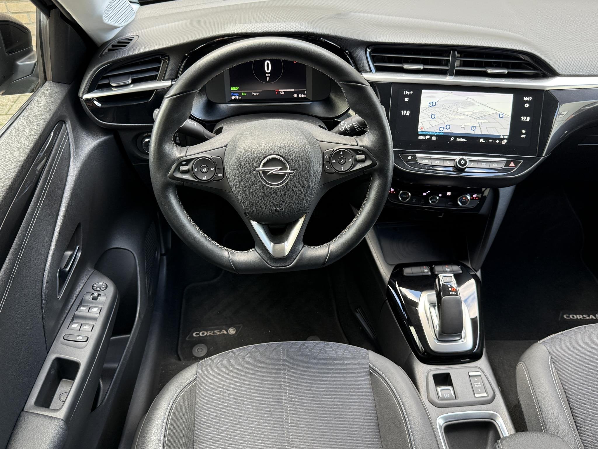 Opel Corsa-e Elegance 50kWh | Camera | Cruise control | Navi, Gebruikt, Zwart, Zwart, Origineel Nederlands
