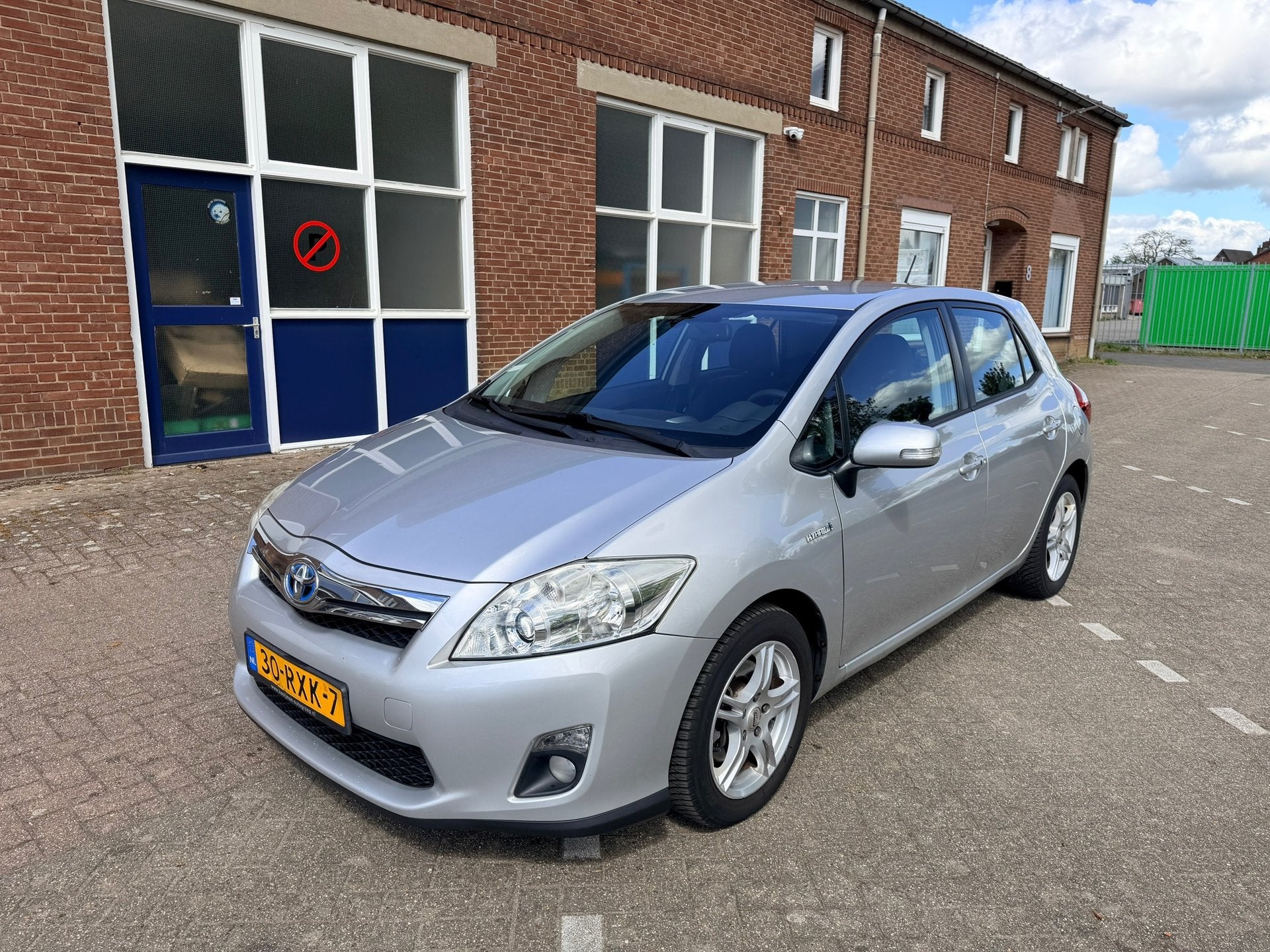 Toyota Auris 1.8 Full Hybrid Executive Business, Euro 5, Gebruikt, Zwart, 4 cilinders