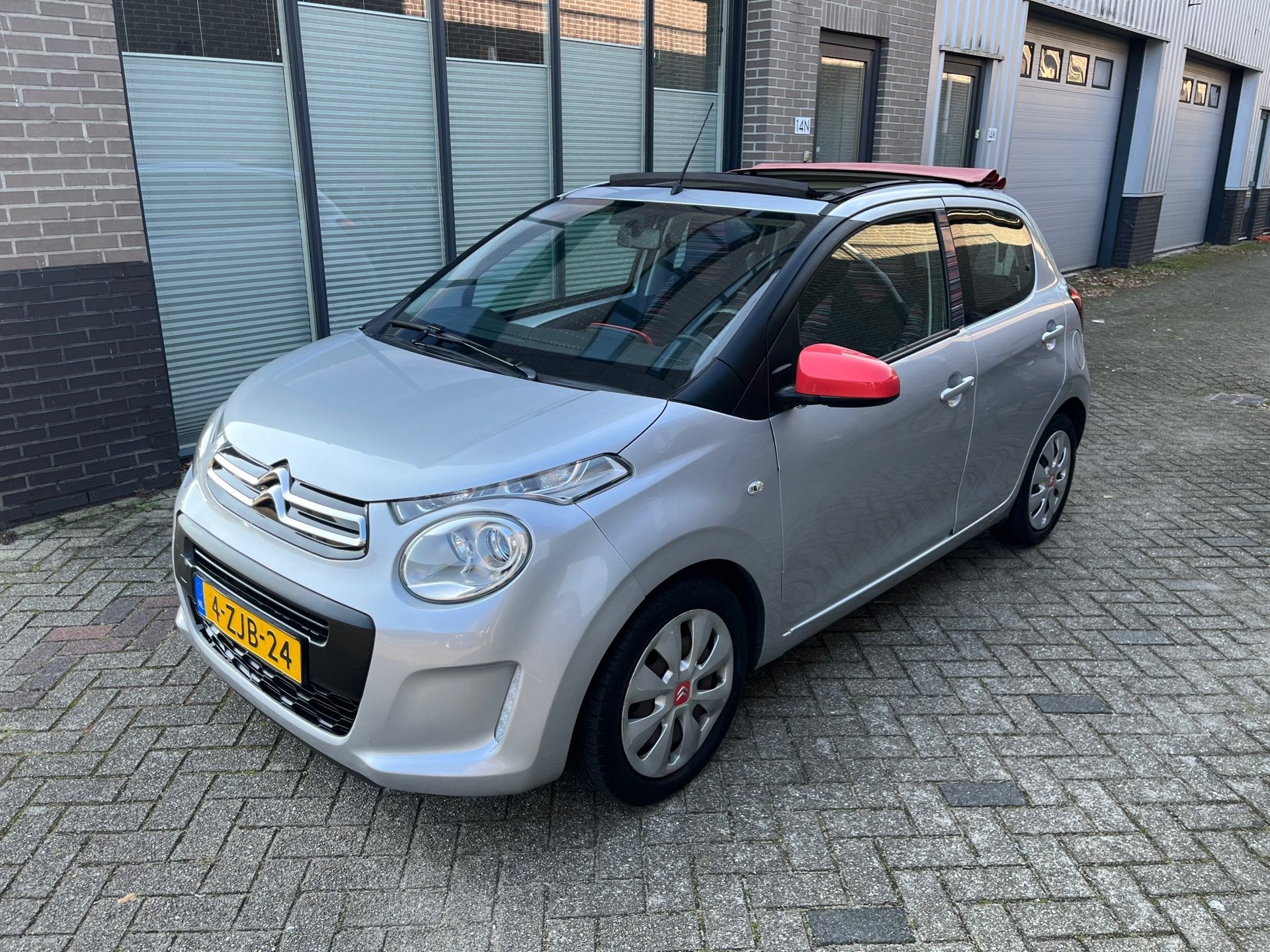Citroen C1 1.2 PureTech Airscape Shine! 128 DKM NAP! AIRCO!, Voorwielaandrijving, Euro 5, Stof, Gebruikt