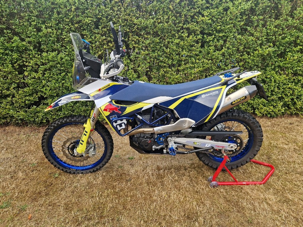 Husqvarna 701 Enduro  (2024) Vol opties + fabrieksgarantie, Meer dan 35 kW, Handgeschakeld, 1 cilinder, Sportuitlaat