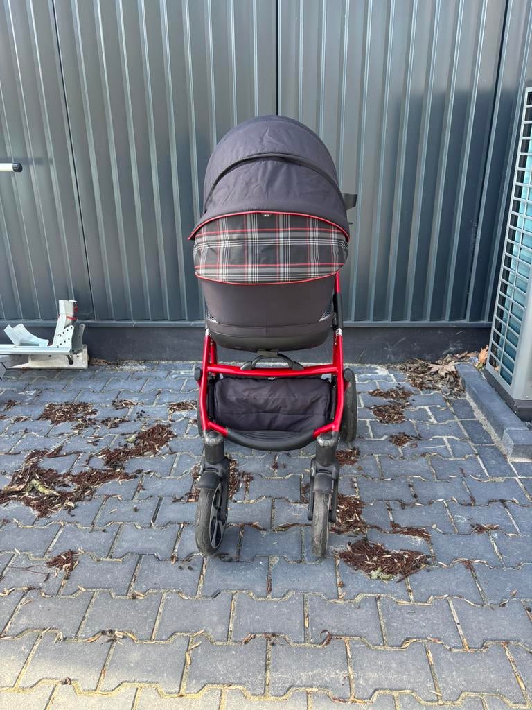Unieke orginele volkswagen GTI kinderwagen, Kinderen en Baby's, Zo goed als nieuw, Combiwagen, Verstelbare duwstang, Ophalen