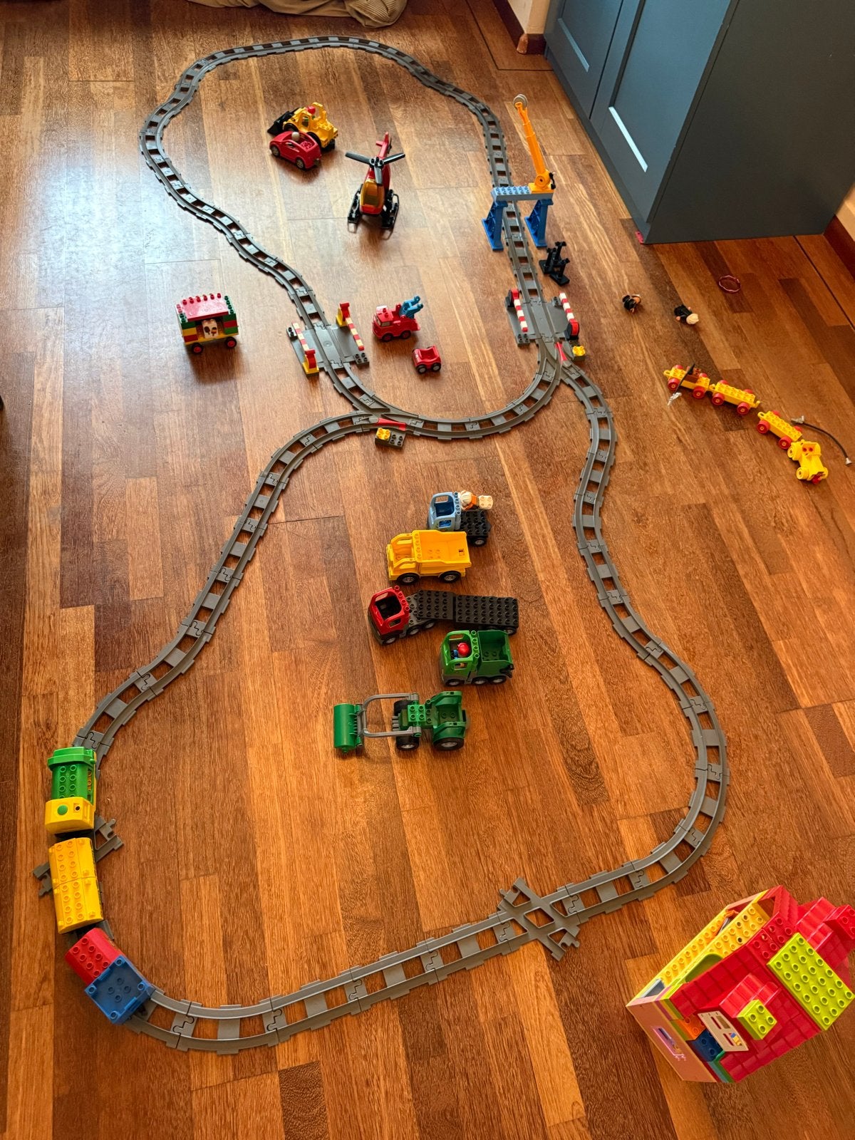 Duplo: Trein, huis, voertuigen en meer!, Ophalen, Inclusief minifiguren, Gebruikt, Duplo