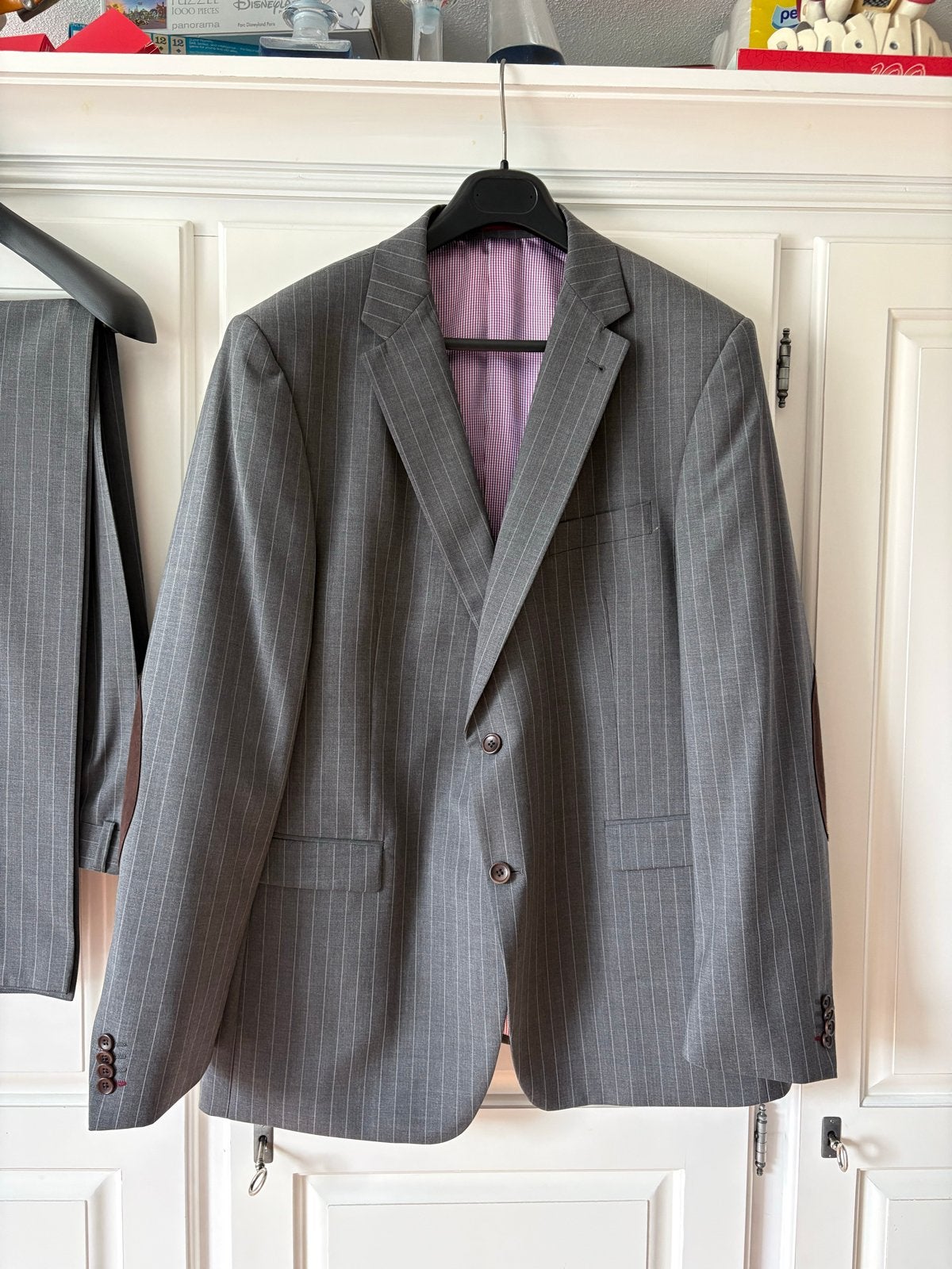 Lewis & Richmond Pak - Grijs met krijtstreep, maat 50/52 (L), Kleding | Heren, Ophalen of Verzenden, Zo goed als nieuw, Maat 52/54 (L)