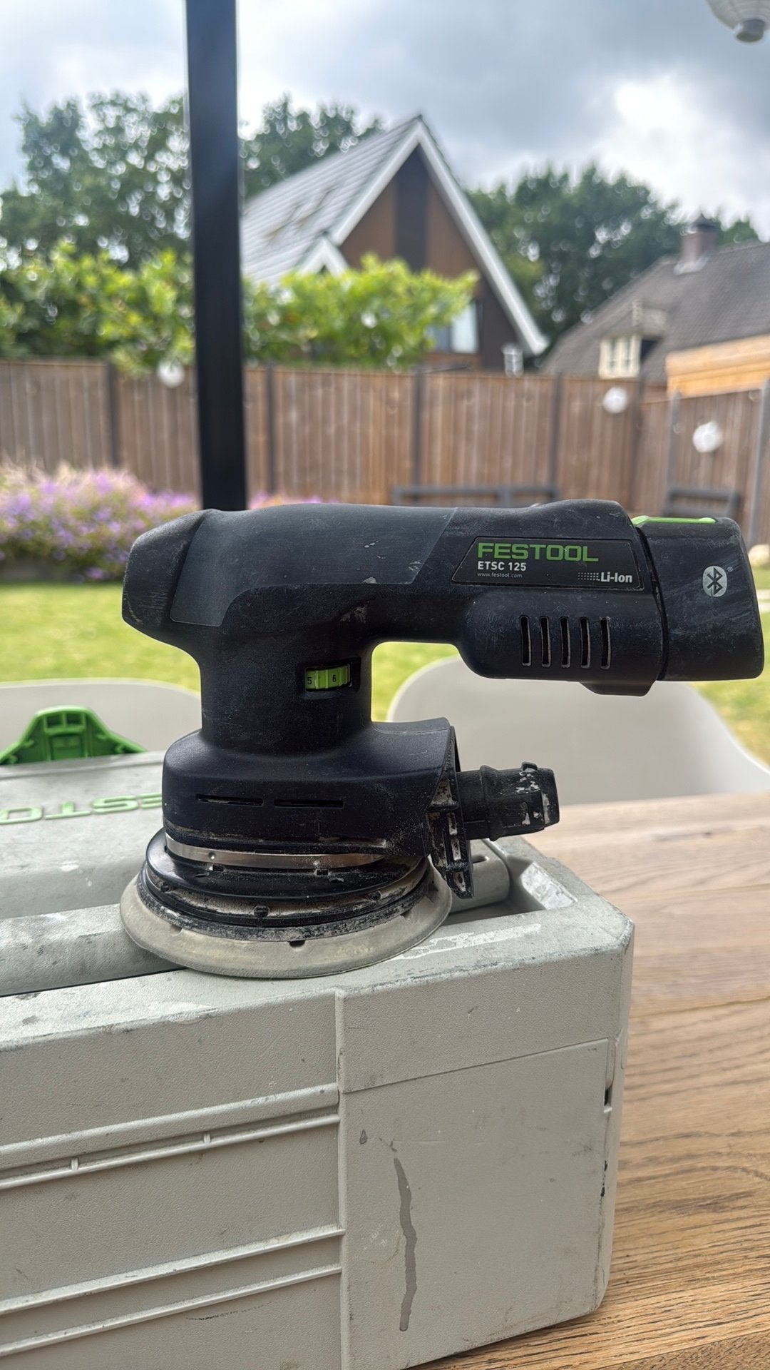 Festool ETSC 125 met 1 accu, Ophalen, Zo goed als nieuw, Minder dan 600 watt, Excentrische schuurmachine