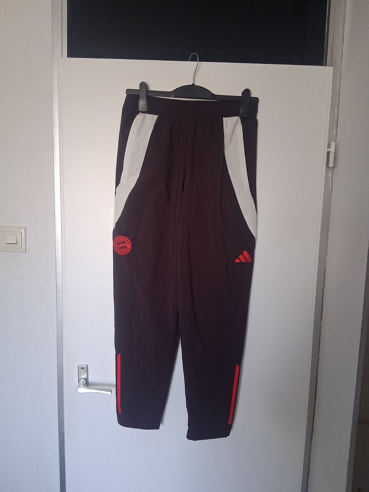 Adidas Bayern München trainingsbroek - Maat M, Maat 48/50 (M), Ophalen of Verzenden, Zo goed als nieuw, Adidas