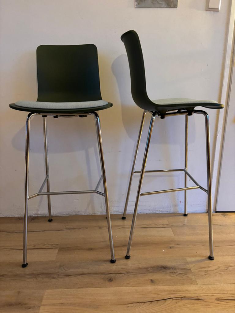 Vitra barkruk IN PRIJS VERLAAGD!!, Kunststof, Met voetsteun, Ophalen of Verzenden, Zo goed als nieuw