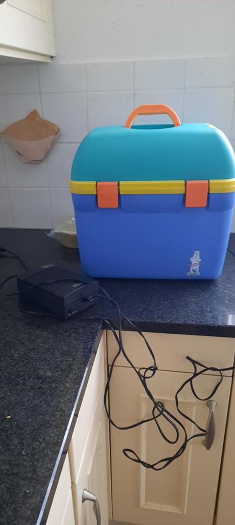 Koelbox warm/koud werkend elektrisch of autoplug, Ophalen