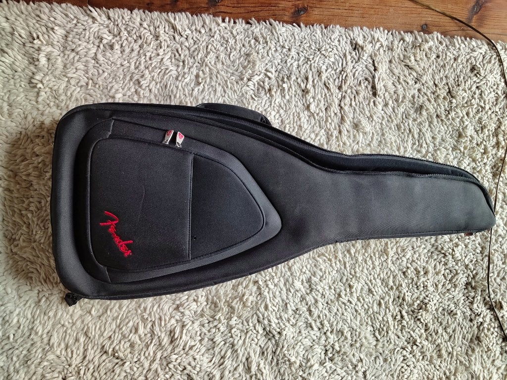 Gitaartas met padding van Fender, Ophalen, Gebruikt, Akoestische gitaar