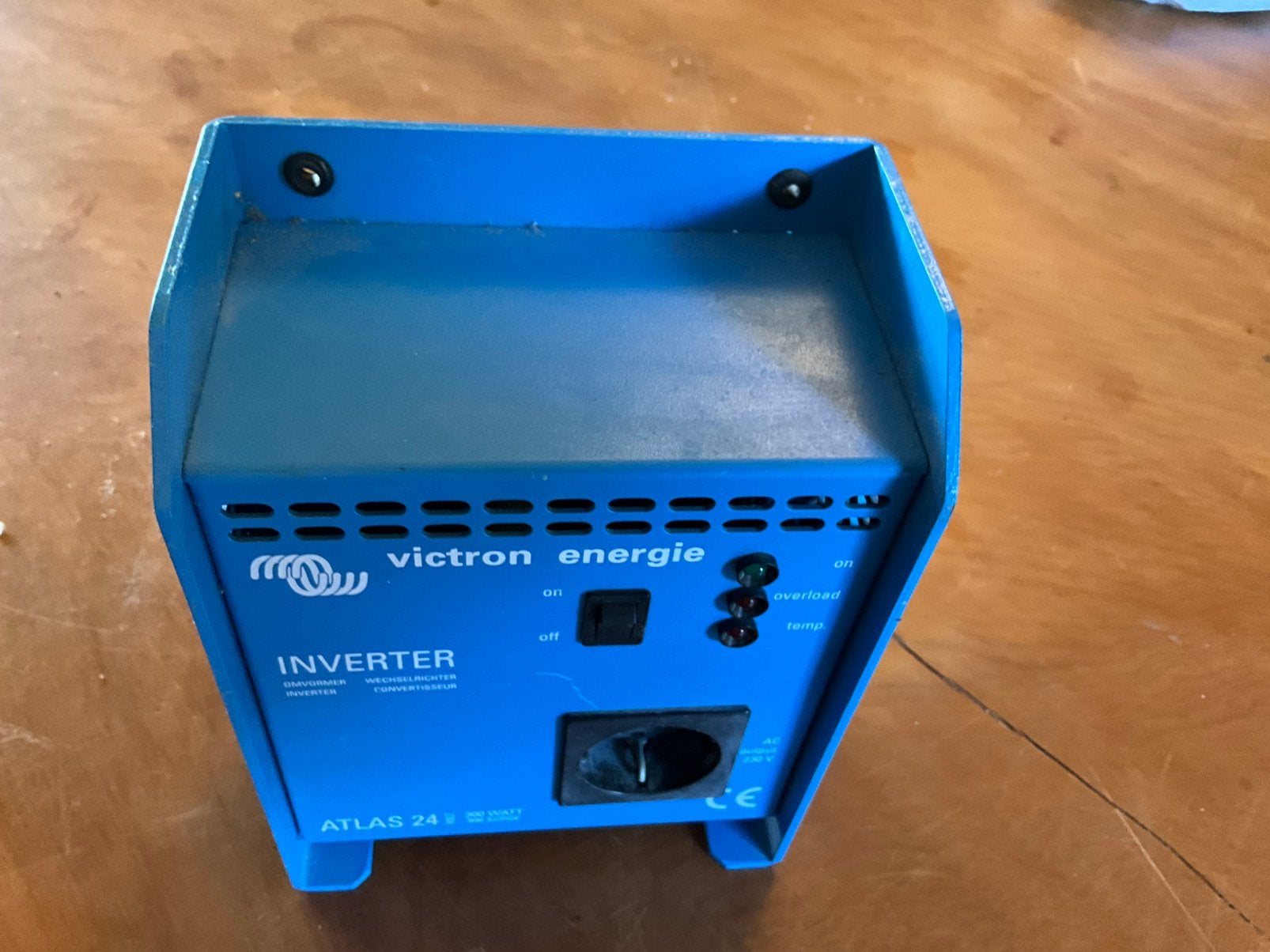 Victron Energie Atlas 24/300 CE omvormer, Gebruikt