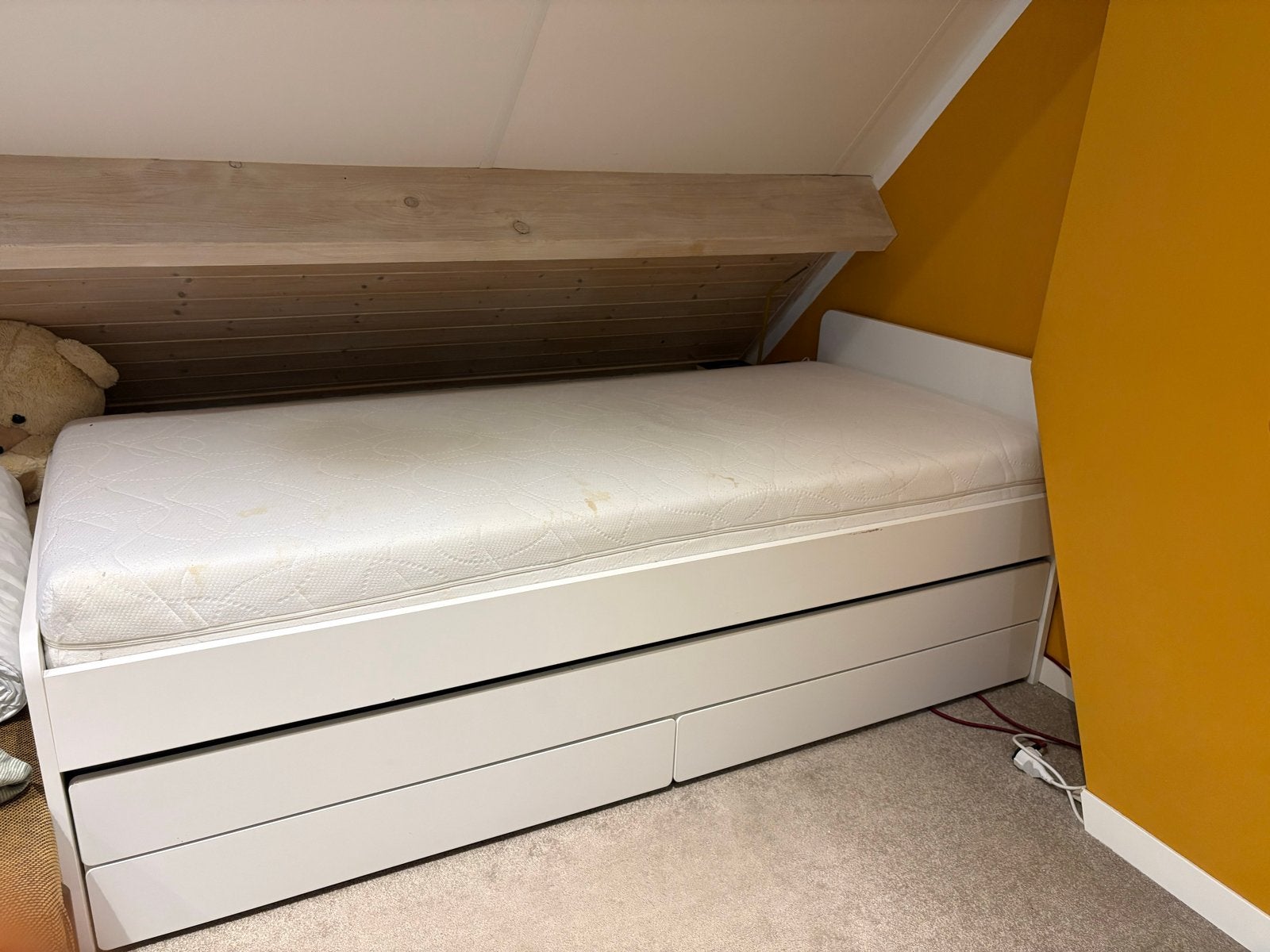 Ikea bed 90x200 met 2 lades en uitschuifbaar logeerbed, Huis en Inrichting, Gebruikt, 90 cm, Eenpersoons, Wit