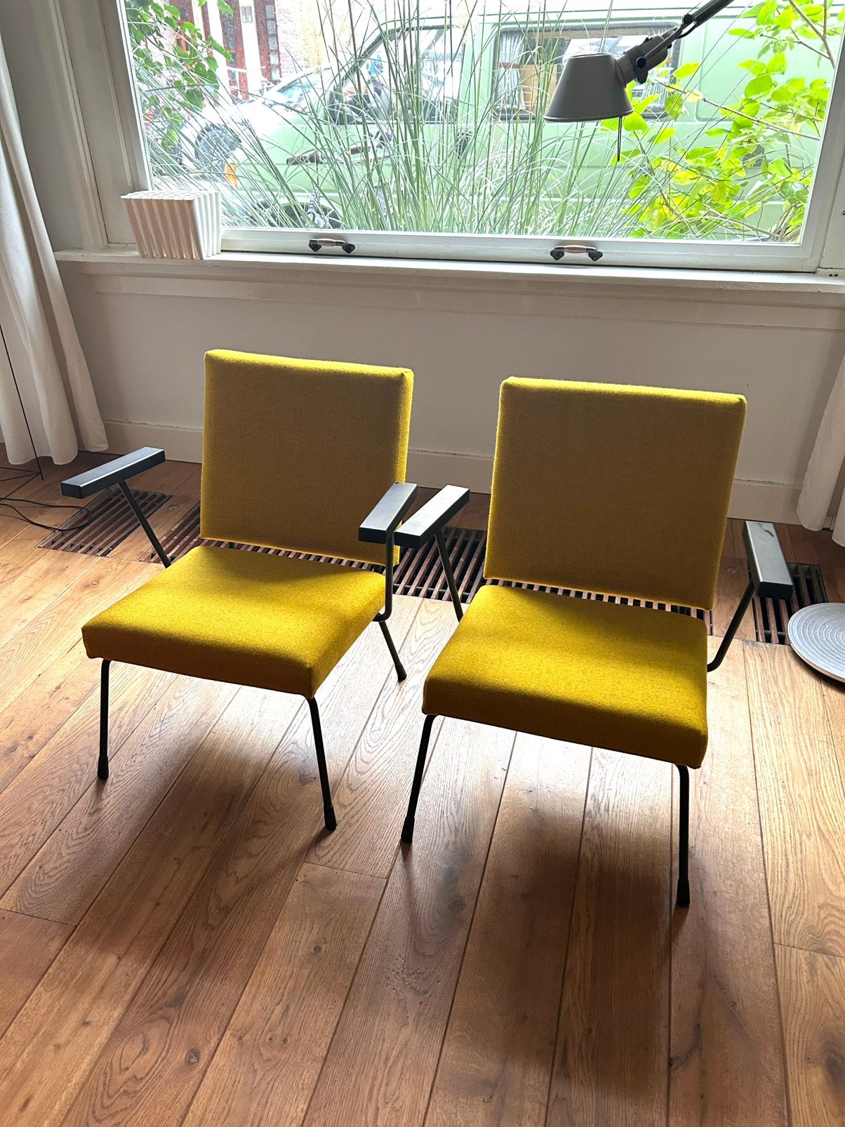 Gispen Rietveld 1401 met Tonica 2 van Kvadrat, Ophalen of Verzenden, Zo goed als nieuw, Minder dan 75 cm, Metaal