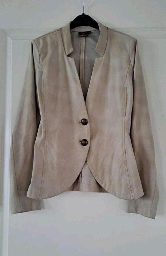 Helena Hart Suède Look Blazer - Maat XS, Beige, Zo goed als nieuw, Jasje, Maat 34 (XS) of kleiner
