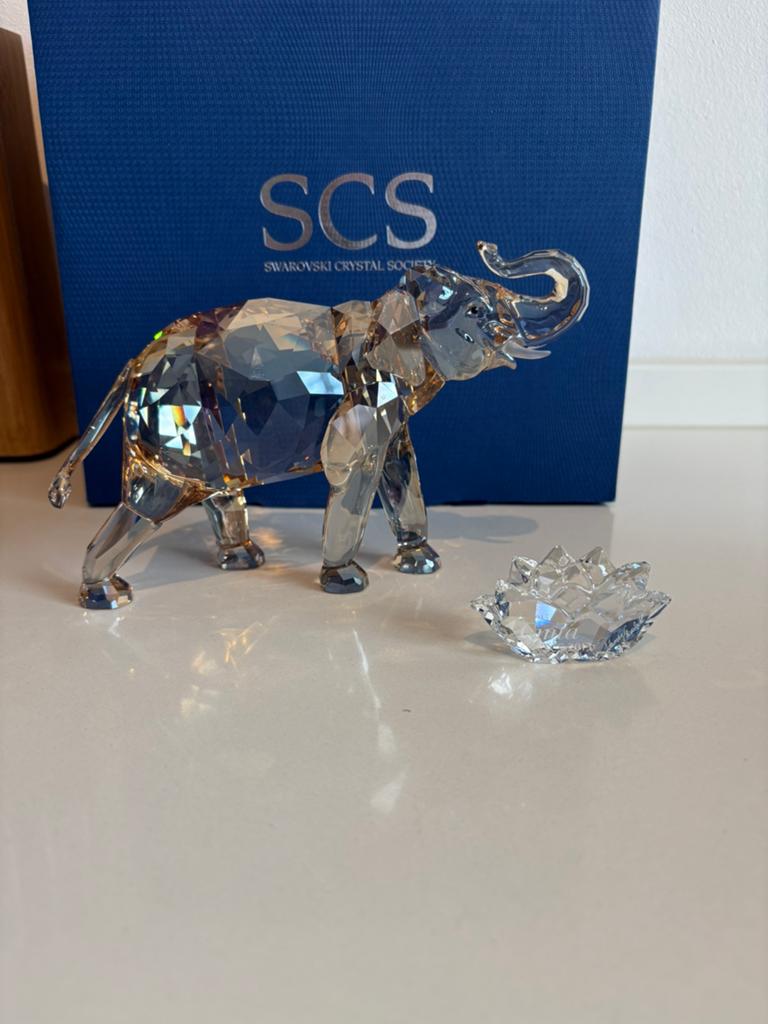 Swarovski jaarstuk cinta olifant, Ophalen of Verzenden, Zo goed als nieuw, Figuurtje