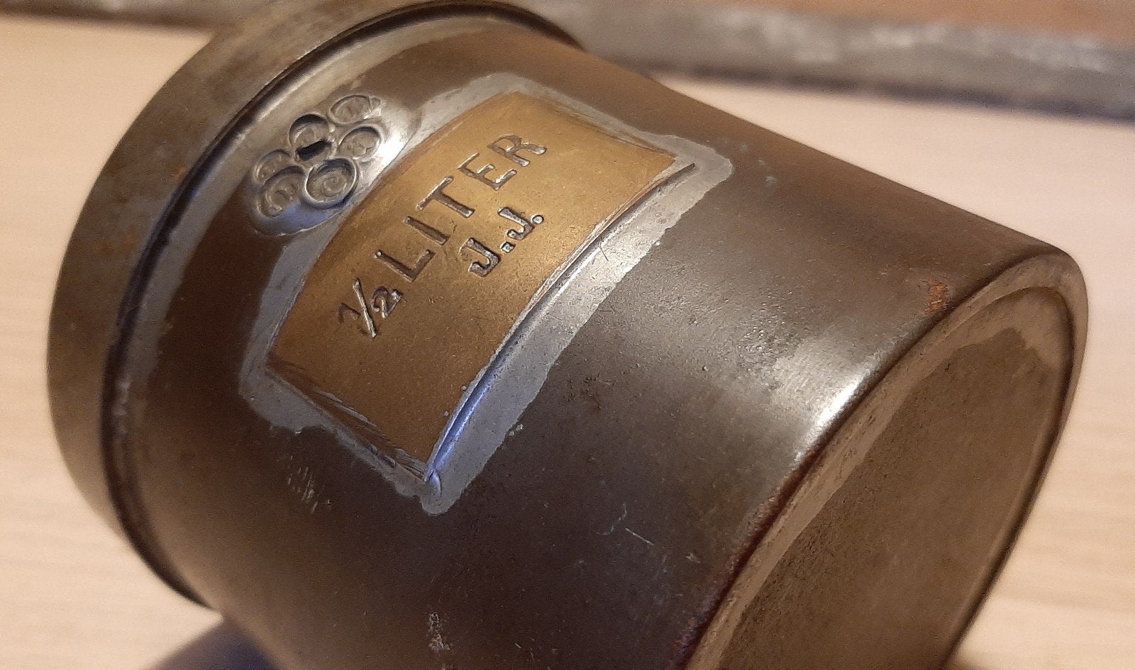 antieke maatbeker ça.1900. 1/2 liter. J.J. Louwmans Sneek, Ophalen of Verzenden