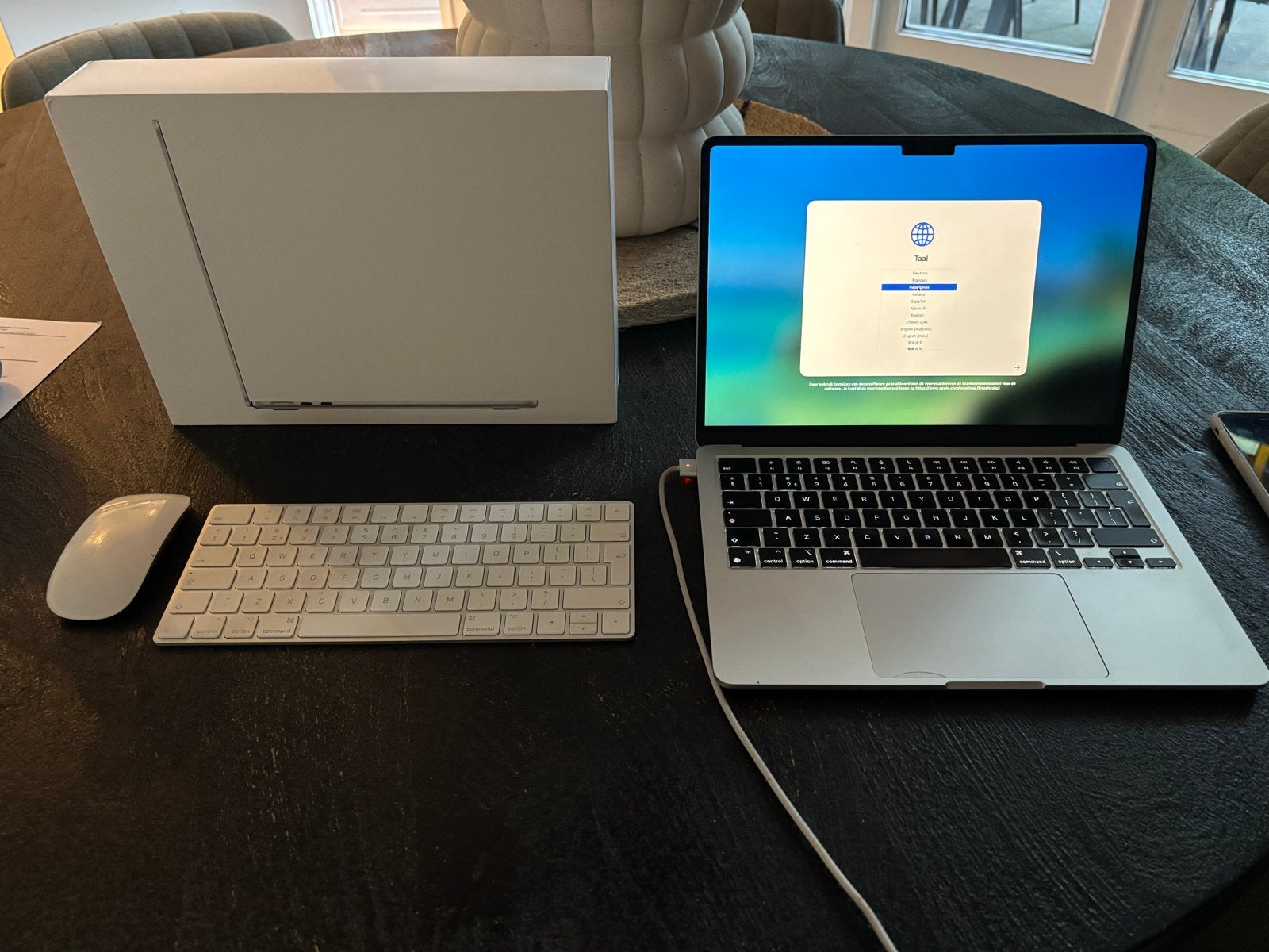 MacBook Air M2 2022 - Zo goed als nieuw met accessoires, Ophalen, 256 GB, 2 tot 3 Ghz, Qwerty