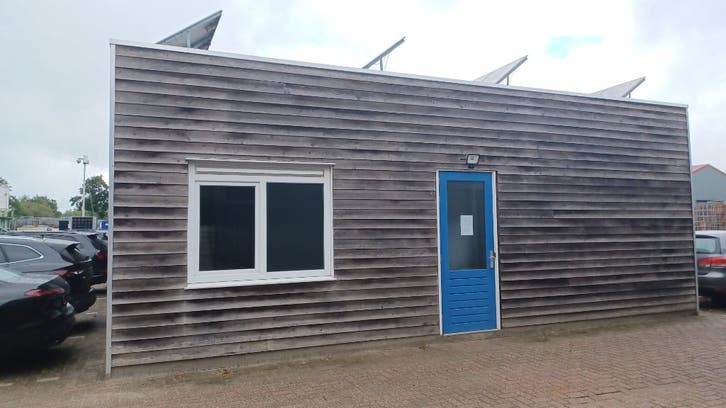 Modulair (kantoor)gebouw, ca. 9.5 x 24,5 meter