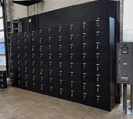 Lovkerwand 96 stuks ,8x16 Kluisjes met Euro 2 Inworp, Ophalen of Verzenden, Zo goed als nieuw