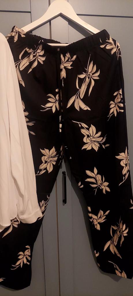 Nieuw zwart witte broek merk lascana mt 40/42, Zwart, Maat 42/44 (L), Nieuw, Ophalen of Verzenden