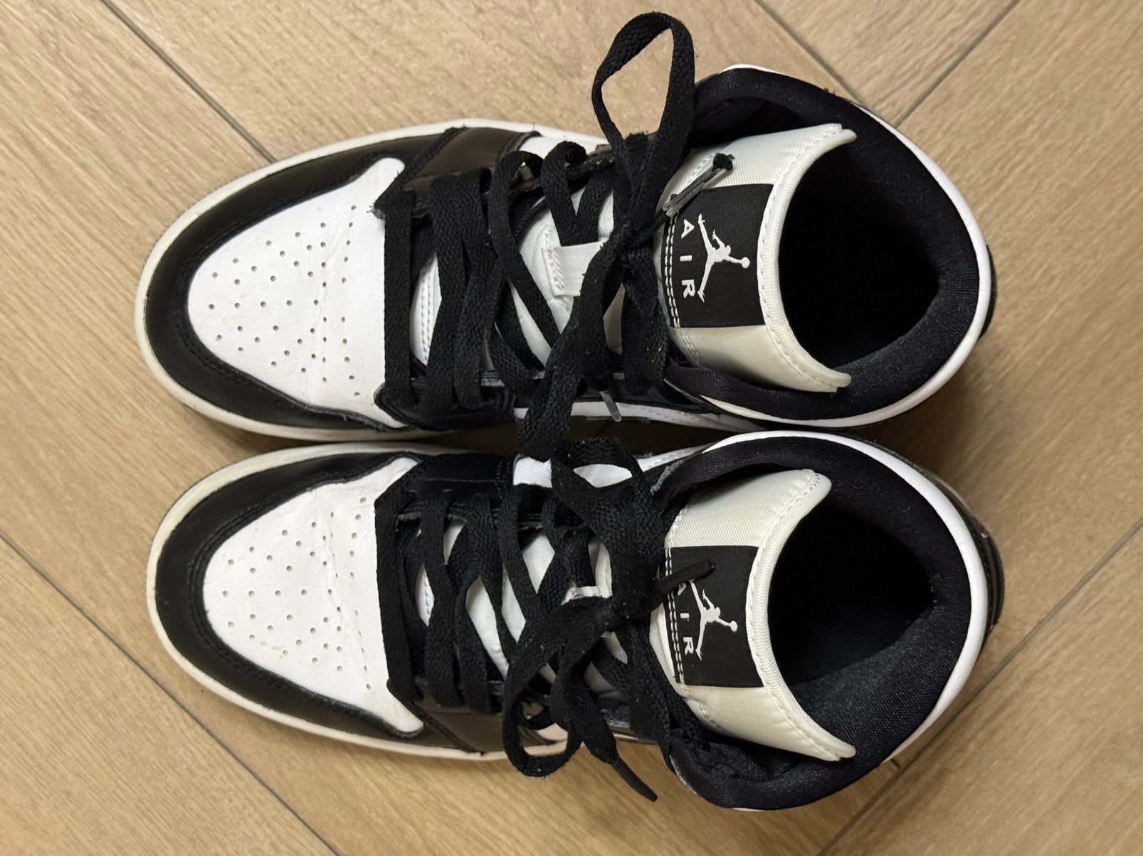 Nike Air Jordan black and white maat 38,5, Ophalen, Zo goed als nieuw, Zwart, Sneakers of Gympen