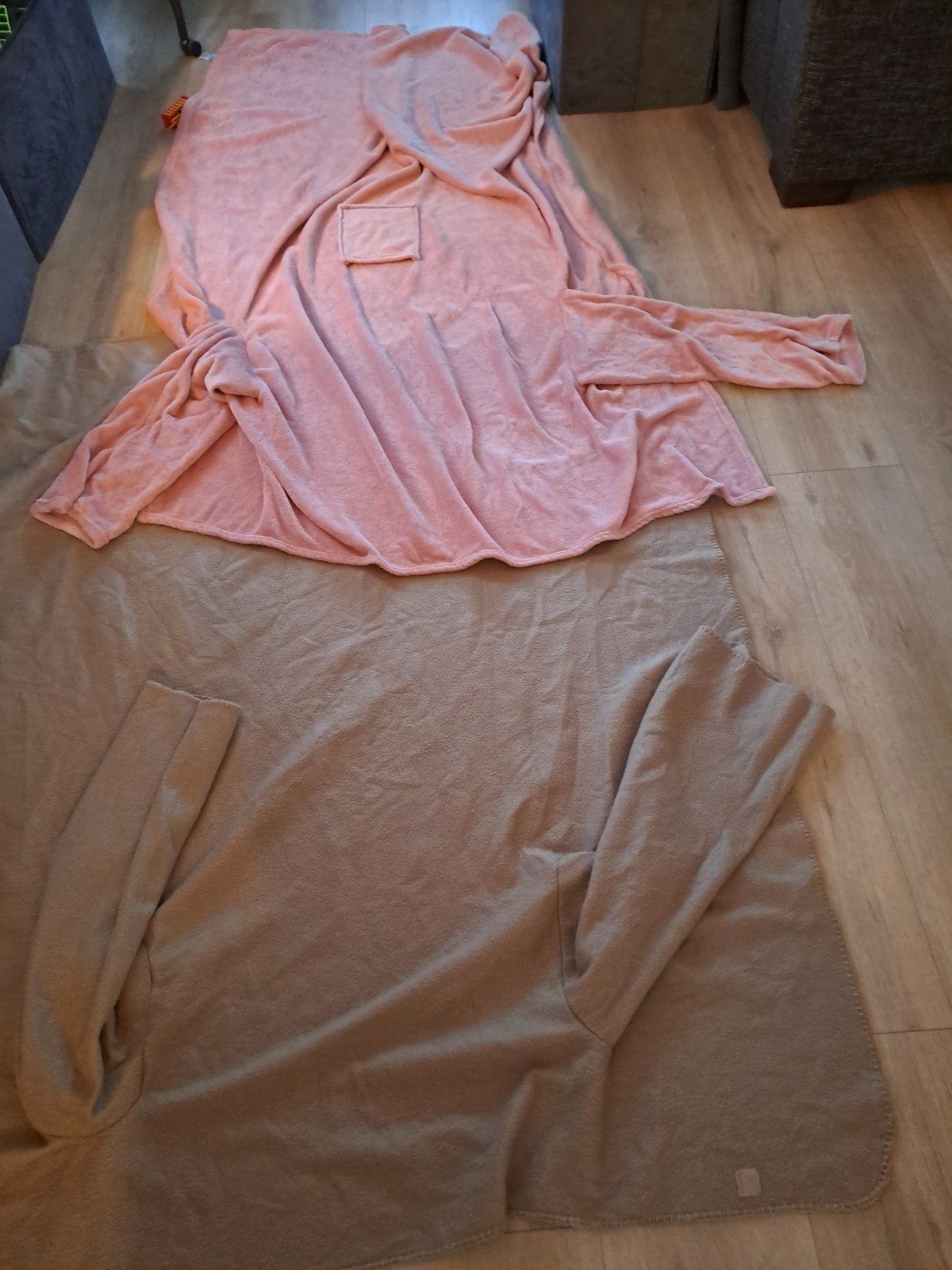 2 zachte fleece dekens met mouwen - ideaal voor de winter, Fleecedeken, Gebruikt, Ophalen of Verzenden, Meerkleurig