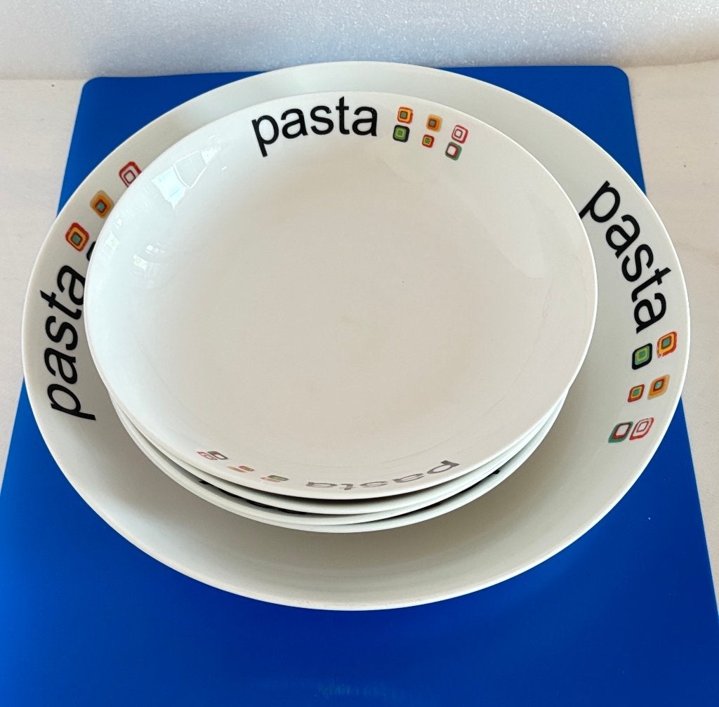 Pastaschaal + 4 Pastaborden | 5-Delige Keramiek Set, Ophalen, Zo goed als nieuw, Modern, Aardewerk