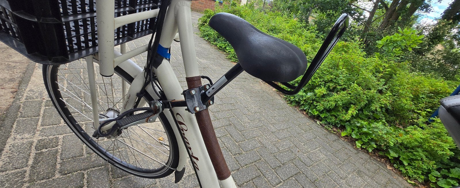 Zadel op stang voor kinderfiets, Fietsen en Brommers, Fietsaccessoires | Fietsstoeltjes, Ophalen of Verzenden, Gebruikt, Voorzitje